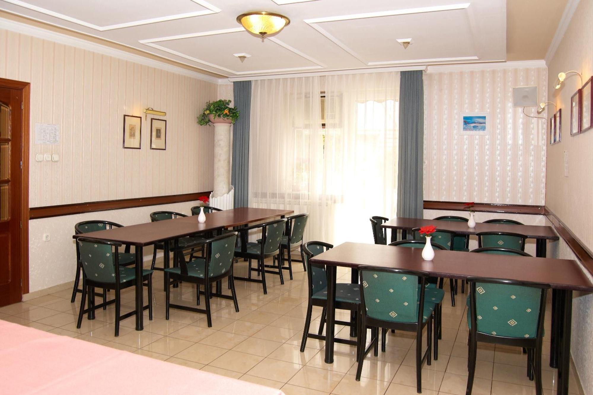 Apollo Motel Kecskemet Luaran gambar
